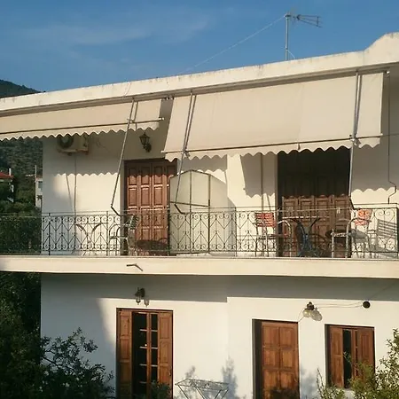 Manto M. Apartment